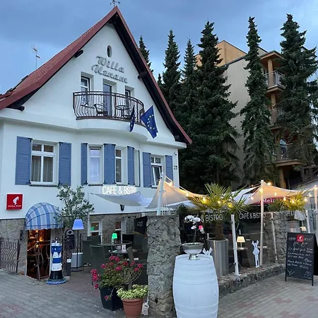4 Pory Roku & Uznam 住宿加早餐酒店