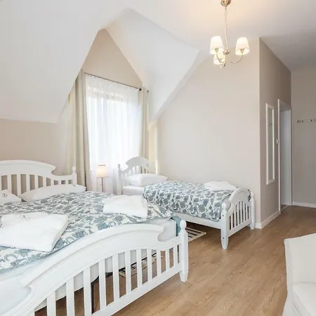 4 Pory Roku Bed & Breakfast 3*