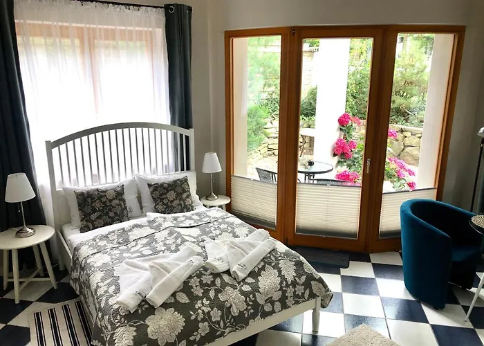 Panzió 4 Pory Roku & Uznam