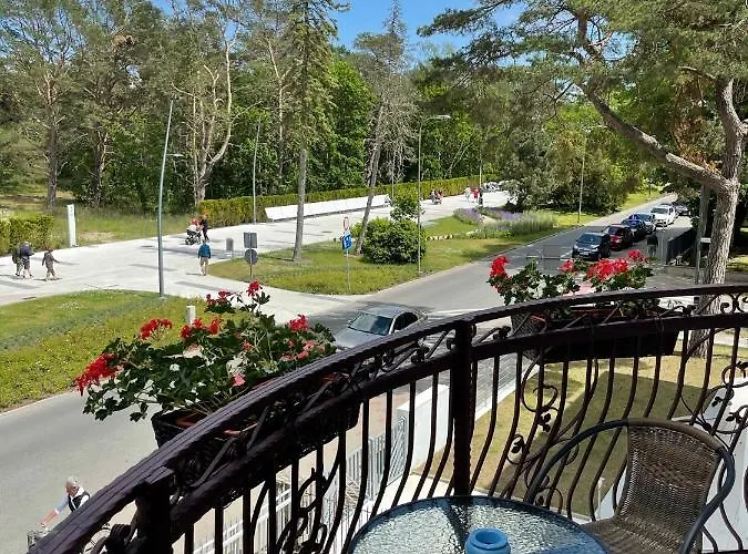 4 Pory Roku&uznam Nocleg ze śniadaniem