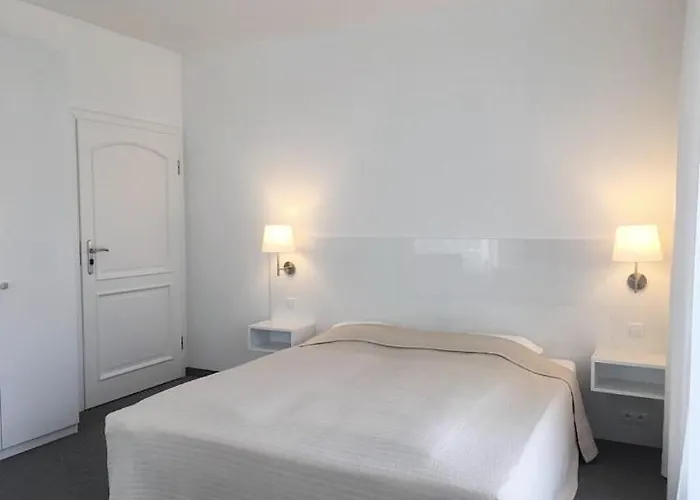 4 Pory Roku & Uznam 4*