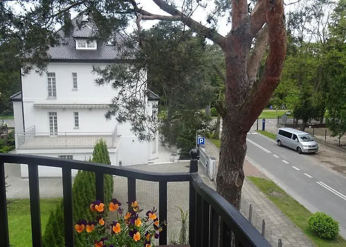 Panzió 4 Pory Roku & Uznam